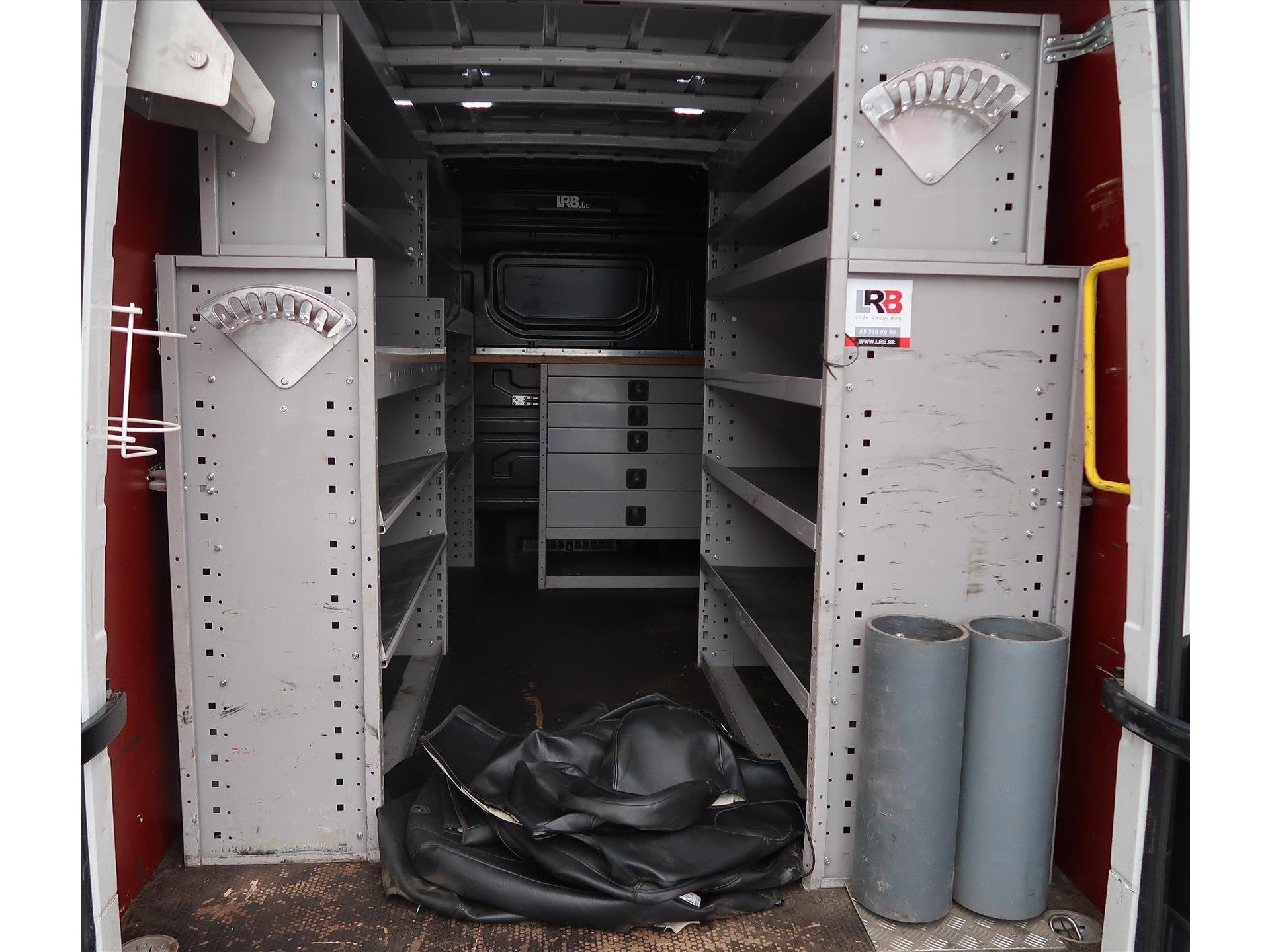 47428432-7.jpg