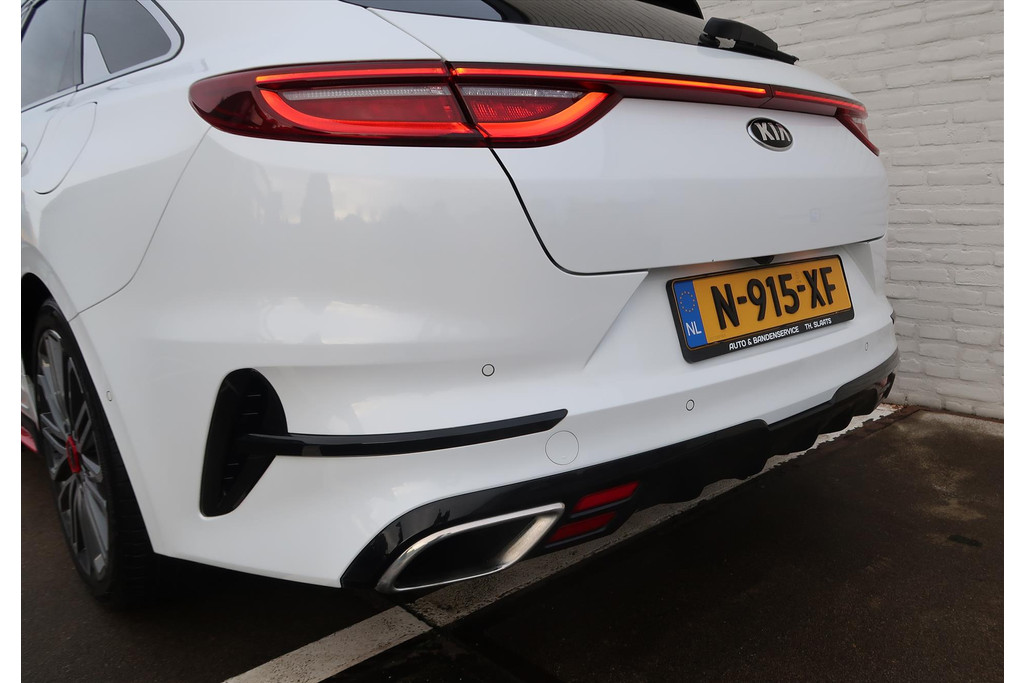 49869252-7.jpg